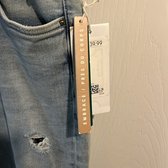 H&M high waisted jeans. - Picture 6 of 7